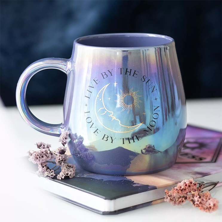 Tasse irisée « Vivre par le soleil, aimer par la lune »